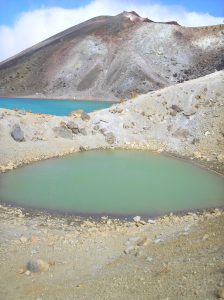 emerald lakes tongariro